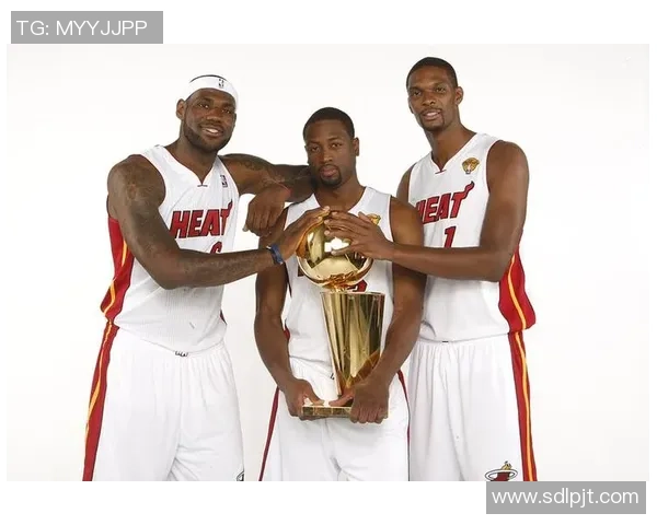 公牛队对阵骑士队韦德与詹姆斯的巅峰对决再度上演 公牛队对阵骑士队韦德与詹姆斯的巅峰对决再度上演