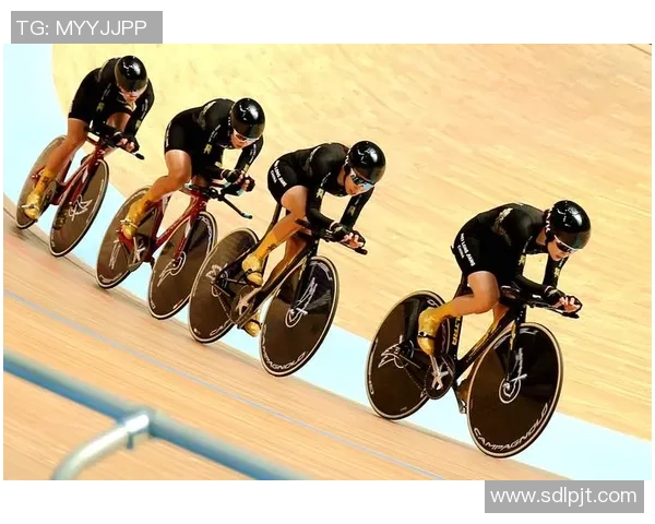 拉特查诺与马林的精彩对决谁将赢得胜利揭晓比赛背后的故事与精彩瞬间 拉特查诺与马林的精彩对决谁将赢得胜利揭晓比赛背后的故事与精彩瞬间